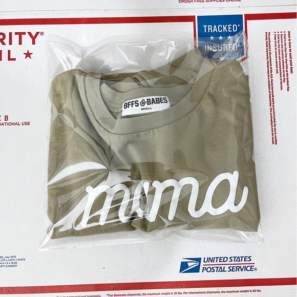 BFFS & BABES Crewneck Graphic Mama Long Sleeve Cropped Tee - Picture 4 of 4